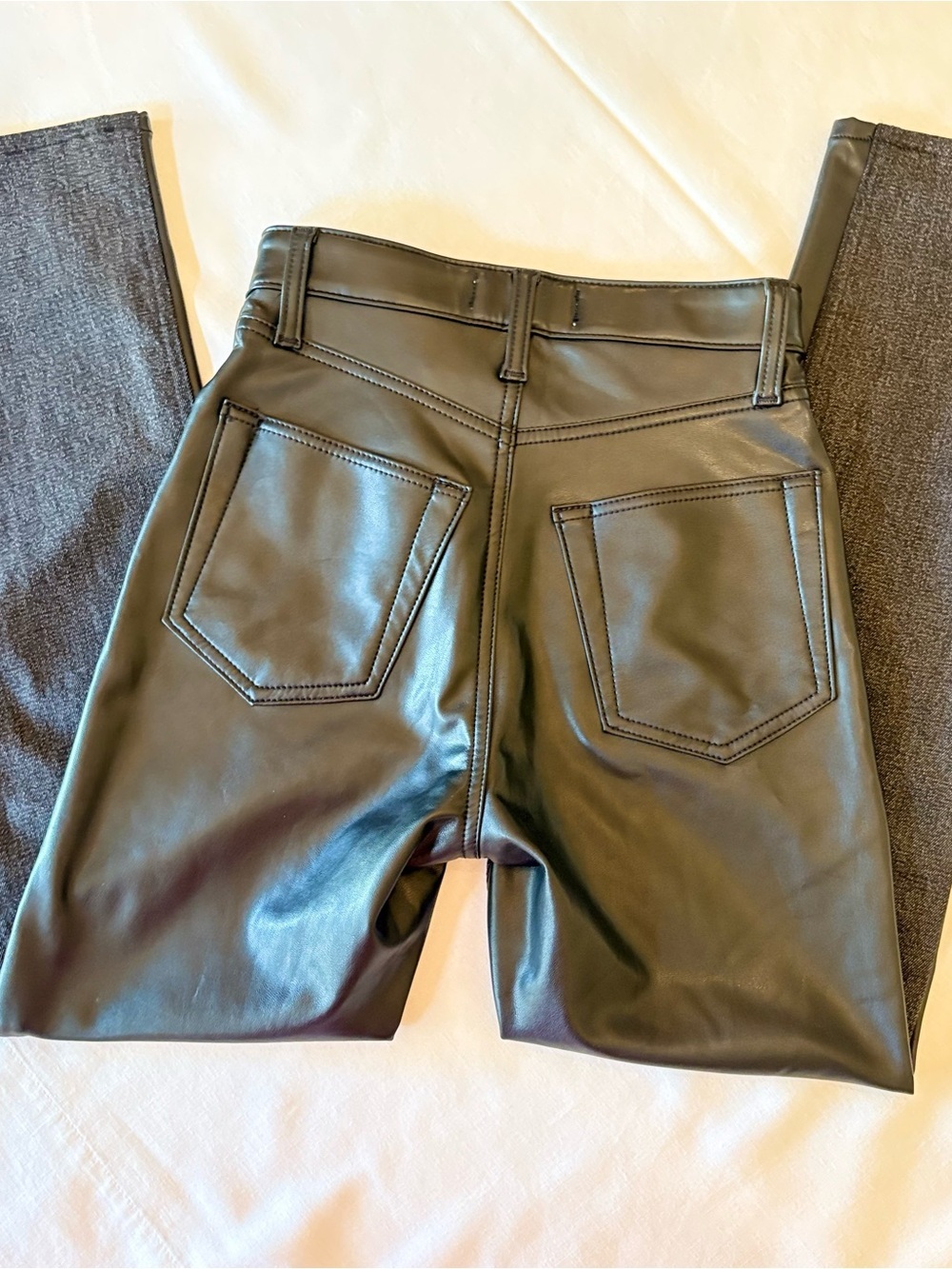 Abercrombie & Fitch Women’s ankle straight black Leather-Trim Jeans. Size 24 - Picture 6 of 9